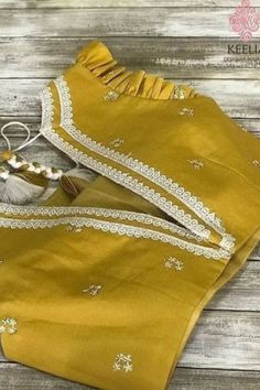 Different Types Of Blouses, Types Of Blouses, Exclusive Saree Blouse Designs, Maggam Designs, Photoshoot Boy, Pattern Blouses, Kalamkari Blouse, Blouse Necklines, Blouse Designs High Neck