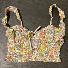 For Love & Lemons Crop Top - Size: Xs Smoke Free | Offers Accepted New To Poshmark? Use Referral Code Justfoxii When You Sign Up For Poshmark And Get $10 Posh Credit! Trendy Yellow Floral Print Crop Top, Casual Yellow Crop Top With Floral Print, Lemon Top, For Love & Lemons, Love And Lemons, Free Offer, For Love And Lemons, For Love, Pink Yellow