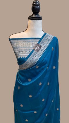 Elegance Redefined: New and Beautiful Dress Inspirations Benaras Sarees, Aquarium Craft, Silk Banarasi Saree, Blue Silk Saree, Lehenga Saree Design, Floral Print Sarees