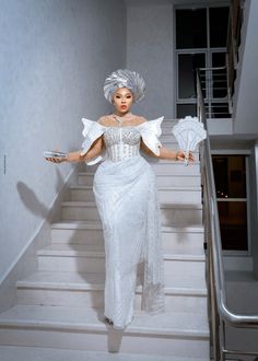 Asoebi#traditional weeding nigeria# White Lace Asoebi, Aseobi Nigeria Lace Styles 2024, White Asoebi Lace Styles, George Styles, Elegant Wedding Dress Ballgown, Ivy Wedding, Asoebi Lace Styles, Owambe Styles