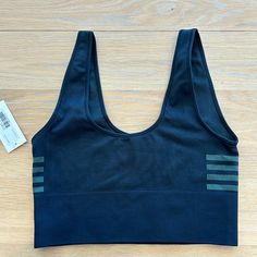 New With Tags Medium Cheap Seamless Fitted Halter Top, Cheap Seamless Stretch Tank Top, Cheap Seamless Trendy Halter Top, Cheap Stretch Seamless Tank Top, Affordable Seamless Sleeveless Halter Top, Longline Bra, Outdoor Voices, Outdoor Woman, Sports Bras