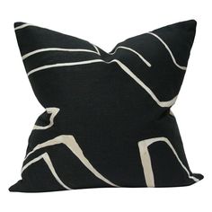 Graffito Onyx & Cream Custom Designer Pillow | Arianna Belle Bed Pillow Arrangement, Pillow Cover Pattern, Pillow Size Guide, Lee Jofa Fabric, Pillow Covers Pattern, Sofa Pillows Arrangement, Neutral Pillows, Pillow Arrangement, Custom Pillow Covers