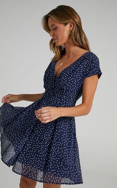 Our Hey Now Dress is your new spring-to-summer favourite! A feminine A-line style, it’s perfect for picnics in the park, dinner dates and everything in between. Dress it down with elegant sandals and a shoulder bag or elevate your look with a pendant necklace to accentuate the V-neckline and strappy heels!Shop all Showpo.Product Details Multiple button closure on the centre frontRelaxed cap sleevesDeep V-necklineFitted waistFully linedNo pocketsSize & Fit  Size XS / 6 length: Elegant Sandals, Line Dress, College Fashion, Modest Dresses, Strappy Heels, Guest Dresses, Casual Dresses For Women, Dress To Impress, A Line Dress