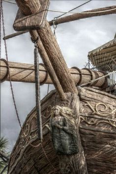 an image of a pirate ship with ropes on it's rigs and sails