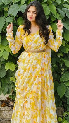 Haldi Ceremony Outfit For Sister, Haldi Outfits For Sister, Dress For Haldi Function, Haldi Function Dress, Ethnic Gowns