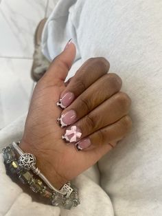 #pll #nails#nailsofinstagram #tiktok #uggs #fashion #girly#pink#bowbow#jewelry #prettylittleliars #viralnails#fall#christmas #winternails #winteroutfitideas