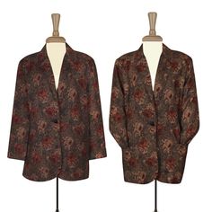 Lovely women's plus size floral blazer by Liz Baker essentials in dark grayish, green, beige, and maroon with black lining, single button closure, hand pockets, and shoulder pads. Vintage condition - excellent.       Material - 89% polyester 11% wool | poly lining | breezy lightweight                               Size - vintage 16 - please check measurements >     Bust - 47"  Sleeve shoulder to cuff - 24" Length collar to hem - 31 MORE WOMEN'S COATS JACKETS > https://www.etsy.com/shop/OpenMarketVintage?ref=seller-platform-mcnav&section_id=17967647 Visit our shop at https://www.etsy.com/shop/OpenMarketVintage Womens Floral Blazer- Plus Size Floral Blazer- Flower Blazer- Liz Baker Blazer- Floral Blazer Size 16- Floral Jacket- Liz Baker Essentials- floral blazer- floral coat Flower Blazer, Blazer Plus Size, Retro Festival, Floral Print Jacket, Floral Coat, Festival Jacket, Floral Blazer, Floral Jacket, Print Jacket