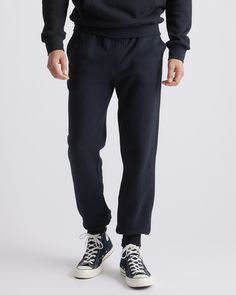 Upgrade your downtime in 100% organic cotton sweatpants. Made from organic heavyweight fleece, they feature an interior phone pocket at the side seam to keep essentials secure when you're on the move. They'll keep you warm all year round. Sweatpants Fit, Cafe Racer Jacket, Racer Jacket, Cotton Sweatpants, Fleece Sweatpants, Fleece Joggers, Linen Blazer, Jogger Sweatpants, Mens Sweatpants