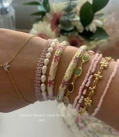 #jewelry #bracelet #braceletideasaesthetic #gold #goldjewelryideas Designer Jewelry Stack, Aesthetic Bracelet Pictures, Jewelry Stacks Gold, Jewelry Stacking Bracelet, Gold Bracelet Stacks, Bracelet Making Aesthetic, Jewelry Making Aesthetic, Hippie Jewelry Aesthetic, Beach Jewelry Aesthetic