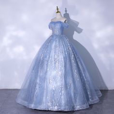 Periwinkle Dresses, Robes Quinceanera, Tulle Neckline, Blue Ball Gowns, Prom Season, Prom Dress Ideas, Blue Ball, Blue Tulle, Prom Dresses Vintage