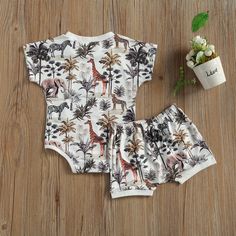 SAFARI Summer Outfit Bodysuit And Shorts, Safari Look, Safari Outfit, Safari Outfits, Print Outerwear, Baby Boy Shirts, Safari Print, Short Sleeve Romper, Jungle Theme