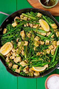 This Quorn chicken pieces recipe makes a high protein, meat free meal full of vegetables and flavor. Quorn Chicken Pieces Recipes, Quorn Chicken Recipes, Quorn Pieces Recipes, Filling Vegetarian Meals, Recipe With Pesto, Chicken Pieces Recipes, Quorn Chicken, Quorn Recipes, Protein Meat