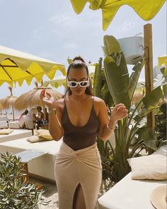 Beach club outfit Beach Bar Outfit Summer, Beach Club Outfits For Women, Marbella Beach Club Outfit, Ocean Beach Club Ibiza Outfits, Beach Club Party Outfit, Beach Club Outfit Summer, Vegas Beach Club Outfit, Ibiza Beach Club Outfit, Beach Club Outfit Night