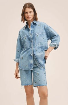 Short Pants Outfit, Mango Shorts, Bermuda Shorts Women, Estilo Denim, Mango Outlet, Mode Jeans, Color Lila, Floral Denim, Total Look