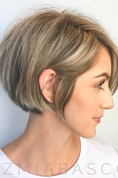 Ideas Of Inverted Bob Hairstyles To Refresh Your Style ★ Bob With Blonde Highlights, Short Inverted Bob, Inverted Bob Short, Kort Bob, Inverted Bob Haircuts, Inverted Bob Hairstyles, Choppy Bob Hairstyles, Inverted Bob