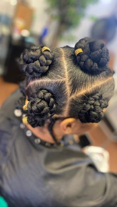 Bantu Knots Braids, Braids Triangle Parts, Kesha Hair, Knots Braids, Natural Twist Out, Triangle Parts, Twist Out Styles, Corn Row