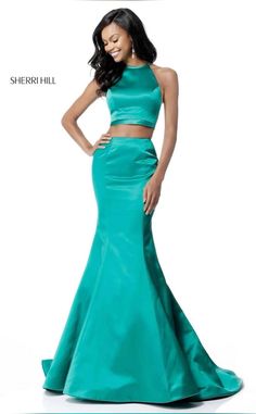 Neckline Drawing, Emerald Green Prom, Prom Dress Couture, Emerald Green Prom Dress, Neon Prom Dresses, Two Piece Gown, Radiant Beauty, Sherri Hill Prom, Gorgeous Prom Dresses