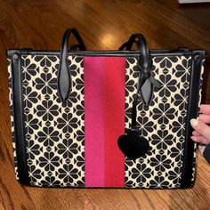 Like New Only Worn 1 Time Kate Spade Flower Jacquard Medium Tote. No Wear Or Tear. Brand New!! Elegant Black Bags With Floral Print, Chic Kate Spade Bags With Floral Print, Elegant Kate Spade Bags With Floral Print, Luxury Pink Bags With Floral Print, Elegant Kate Spade Floral Print Bags, Kate Spade Spring Floral Print Bag, Luxury Pink Floral Print Bags, Kate Spade Tote Bag With Gold-tone Hardware, Medium Tote