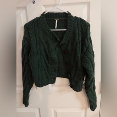 Tags Attached, Never Worn. Size Xs. Forest Green. Emerald Green Sweater, Cable Knit Cardigan, Sweater Brands, Free People Sweaters, Free People Sweater, Green Sweater, Forest Green, Emerald Green, Knit Cardigan