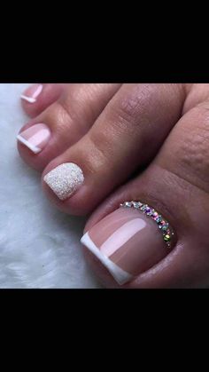 Pink Jeweled Nails, Press On Toenails, Fake Toenails, Gel Toe Nails, Acrylic Toes, Acrylic Toe Nails, Pretty Toe Nails, Cute Toe Nails, Pedicure Designs