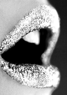 GLITTER** Photography Tattoo, Holiday Lip, Gold Lips, Gold Holiday, Gloss À Lèvres, Lip Tattoos