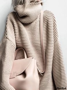 Olivia Mark - Classic Long-Sleeve Casual Sweater in Regular Fit Minimalist Moda, Mode Rose, Chunky Turtleneck Sweater, Big Sweaters, Coat Vintage, Casual Sweater, Large Sweaters, January 2024, Mode Inspo