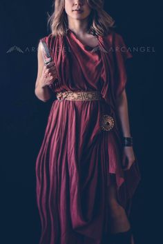 I'd wear this. I mean, obviously without the knife and blood... Roman Dress, Roman Fashion, Fantasy Clothing, Ancient Greece, Underworld, Historical Fashion, Costume Design, Rome