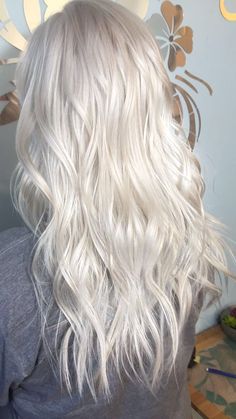 Icy Blonde Hair Color, Platinum Blonde Hair Color, Long White Hair, White Blonde Hair, Blonde Haircuts, Smink Inspiration, Silver Blonde, Hairstyle Trends