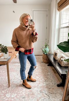 Fall Outfit Ideas from Old Navy - Sarah Joy Flannel Under Sweater, Oversized Flannel Outfits, Flannel Jeans, Girls Holiday Outfit, Sarah Joy, Dark Green Sweater, Beadboard Backsplash, Girl Holiday, Flannel Outfits