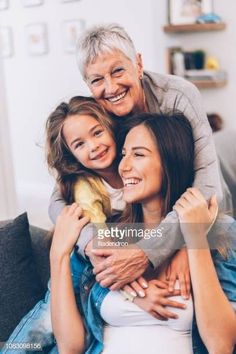 Multi Generation Photo Shoot, Outdoor Generation Photoshoot, 3generation Pictures, Portrait Of Three People, Mother Daughter Granddaughter Pictures, Three Generations Of Women Photography, Grandmother Daughter Granddaughter Photo, Three Generation Photoshoot Ideas, 3 Generations Photo