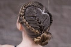 Teenage Hairstyles, Heart Braid, Hairstyle Youtube, Dance Hairstyles, Heart Hair, Penteado Cabelo Curto, Braid Hairstyles