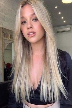 Long Sleek Hairstyles, Haircuts For Long Hair Straight, Best Blonde Hair, Long Sleek Hair, Blonde Lowlights, Blonde Layered Hair, Hair Color Ideas For Fall, Blonde Hair Colors, Straight Hair Cuts