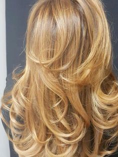 #layers #goldenhair #serenavanderwoodsen #serenahair #gold #goldgirl #goldenblonde #blonde #stockholmstyle #stockholmstil #stargirl #hair #hairinspo Serena Van Der Woodsen Hair Layers, Serena Van Der Woodsen Haircut, Serena Vanderwoodsen Hair, Serena Van Der Woodsen Hair, Serena Hair, Blonde Hair Golden, It Girl Hair, Gold Blonde Hair, Warm Blonde Hair