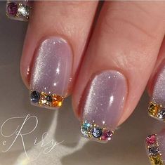 Gold Stud Nails, Jewel Nail Designs, Shiny Nails Designs, Latest Nail Designs, Confetti Nails, Elegant Nail Designs, Fancy Nails Designs, Nail Art Ombre, Pretty Nail Art Designs