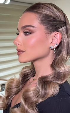 Long Hair Wedding Styles, Bridal Makeup Looks, Hair Stylist Life, Wedding Hair And Makeup, Glam Makeup, How To Make Hair, Bride Hairstyles, Hair Dos, Bridesmaid Hair