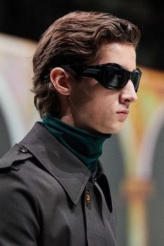 Bottega Veneta Herbst/Winter 2020-2021 Ready-to-Wear - Fashion Shows | Vogue Germany Expensive Clothes, Vogue Germany, Styles Inspiration, Fashion Shows, Top Trends, Square Sunglasses Men