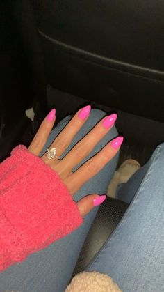 Hot Pink Almond, Almond Nails Pink, Ten Nails, Hot Pink Nails, Smink Inspiration, Almond Nails Designs, Almond Acrylic Nails, Jelly Nails