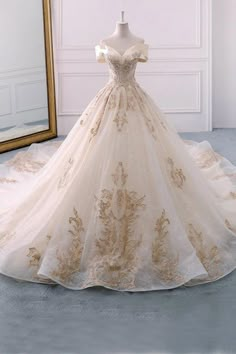 Off-shoulder Cream Wedding Dress, Gold Off-shoulder Gown For Wedding, Gold Off-shoulder Wedding Dress, Gold Lace Ball Gown For Wedding, Gold Ball Gown With Sweetheart Neckline For Wedding, Off-shoulder Fitted Bodice Ball Gown For Wedding, Ruched Wedding Dress, 파티 드레스, Top Wedding Dresses