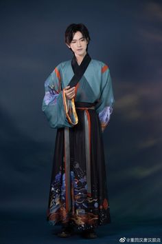 Ancient Asian Clothing, Hanfu Aesthetic, Little Prince Rose, Male Hanfu, Hanfu Male, Chinese Cosplay, Hanfu Men, Chinese Costume