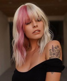 Face Framing Bangs | Pink and Blonde Money Piece Hair Frame, Natalia Dryer Blonde, Best Hair 2023, Color Block Hair, Pink Wigs, Split Dyed Hair, Split Hair, Hair Dye Colors, Bob Wig