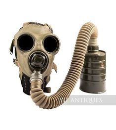 (eBay) JNA YPA Yugoslav Peoples Army M52 M3 Gaz Mask Post WW2 1952 1960 Scary Hospital, Russian Gas Mask, Womens Oxfords Shoes, Costume Masks, Cool Masks, Military Surplus, Military Army, Gas Mask, Art Plastique