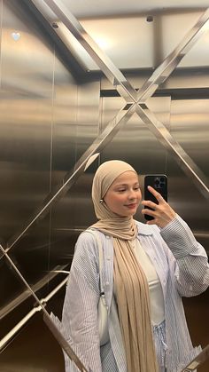 Hijabi Colors, Hijab University Outfit, Hijab Inspo Outfit, Hijabi Instagram Photos, Pretty Hijabi, Aesthetic Outfits Hijab, Hijab Fits, Dress Outfits Party, Aesthetic Post