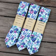 "Horizon Floral Skinny Ties, Floral Skinny Ties Horizon, Ivory Flower Skinny Ties, Wedding Ties Skinny Horizon, Groomsmen Ties Gift Product Detail * TIE>> 2.5\" at the widest point, approximately 58\" in Length * BOW TIE>> 4.72\" X 2.75\" bow, 20\" stripe adjustable * POCKET SQUARE>> 9.5\" X 9.5\" square * Handmade * 100% Cotton * Dry Clean only F E A T U R E S 🎁Gift for Men Sage floral men's ties make you excellent on all formal and informal occasions. Perfect gift for Father, Husband, Boyfrie Men's Ties, Ivory Flower, Gift For Father, Tie Gifts, Ivory Flowers, Gift Product, Tie And Pocket Square