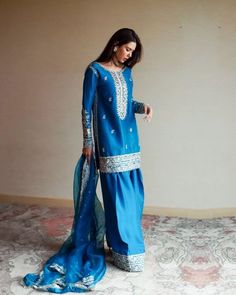 Cotton Suit Designs, Sheer Dupatta, Indian Wedding Lehenga, Raw Silk Fabric, Pakistani Dresses Casual, Beautiful Pakistani Dresses, Short Shirt, Round Neck Shirt, Intricate Embroidery