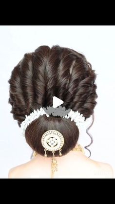 Hairstyle For Karvachauth, Hairstyles Juda Indian Bridal, Karva Chauth Hairstyles Women, Karwachauth Hairstyle Bun, Jooda Hairstyle Indian, Juda Hairstyle Buns Simple, Bride Hair Styles 2024, Bride Hairstyle Bun, Wedding Bun Hairstyles Indian