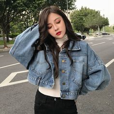 Boyfriend Jean Jacket, Jean Fashion, Casual Denim Jacket, Mode Kimono, Denim Jacket Fashion, Denim Outfits, Hipster Outfits, Boyfriend Jean, Jean Jacket Women