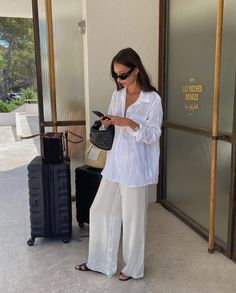 Outfit Minimalista, Minimal Stil, Button Down Outfit, Outfit Minimalist, Summer Holiday Outfits, Cooler Style, Fashion Minimalist, Estilo Preppy, Minimal Outfit