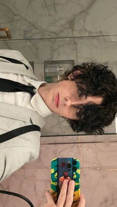 Male Wavy Hair Drawing, Trans Boy Haircut, Ftm Haircuts, Messy Hair Boy, Fluffy Curly Hair, Men Haircut Curly Hair, Hairstyles Design, Wavy Hair Men, Hair Inspiration Short