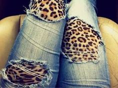 I am totally stealing this idea, come Fall. Leggings under jeans with holes Tights Under Jeans, Leopard Tights, Cheetah Leggings, Leopard Jeans, Torn Jeans, Leopard Leggings, Printed Tights, Elegante Casual, Destroyed Jeans