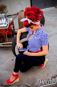 Rockabilly Fashion Outfits, Moda Pin Up, Stile Pin Up, Red Shoes Outfit, Rockabilly Shoes, Mode Rockabilly, Rockabilly Mode, Rockabilly Looks, Pin Up Looks